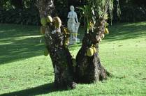 Arte nos jardins do museu Ricardo Brennand, em Recife - PE
