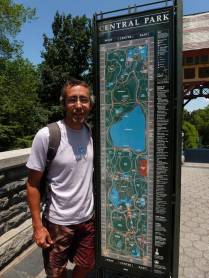 Caminhando no Central Park, em Nova Iorque, nos Estados Unidos