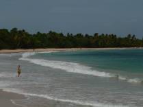Caminhando pela magnífica praia Les Salines, em Sainte Anne, no sul de Martinica