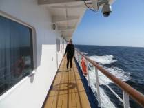 Caminhando pelo convés na nossa primeira manhã no trecho entre Buenos Aires e as Ilhas Malvinas