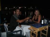 Celebrando um ano de viagem em alto estilo, com vinho frances, num dos restaurantes da marina Port La Royale, em Marigot - Saint Martin (caribe)