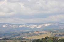 Chegando em São Thomé das Letras - MG, As manchas brancas são o efeito das pedreiras