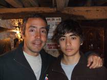 Com o sobrinho Lulu, em Ouro Preto - MG. Ao final da viagem ele já será mais alto que eu?