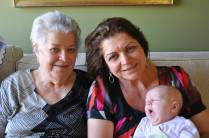 Luiza, a vovó e a bisa, em Curitiba - PR