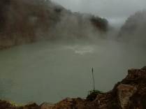 O famoso Boiling Lake, a mais 'estranha' paisagem no Trois Pitons National Park, em Dominica, no Caribe