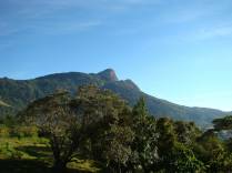 Pico do Papagaio visto da pousada no Vale do Matutu - MG