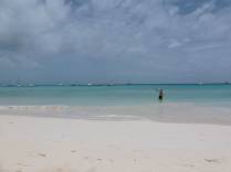 Preparando-se para fazer snorkel ma maravilhosa Carlisle Bay, ao sul de Bridgetown, em Barbados