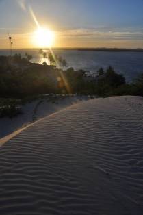 Pôr-do-sol do alto da duna em Mangue Seco - BA