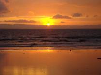 Pôr-do-sol maravilhoso na praia de Zancudo, no litoral Pacífico da Costa Rica