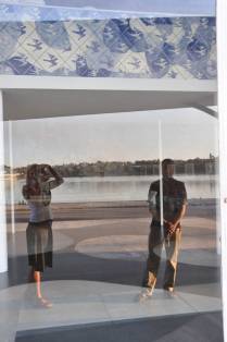 Reflexos no vidro da Igreja da Pampulha em Belo Horizonte - MG