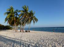 Relaxando na tranquila e belíssima Playa Giron, região de Cienfuegos, em Cuba