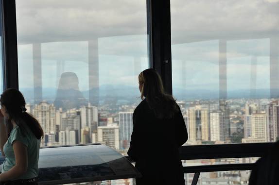 A Ana admirando sua cidade natal, em Curitiba - PR A Ana admirando sua cidade natal, em Curitiba - PR