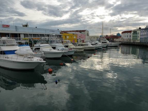 A bela marina de Bridgetown, a capital de Barbados A bela marina de Bridgetown, a capital de Barbados