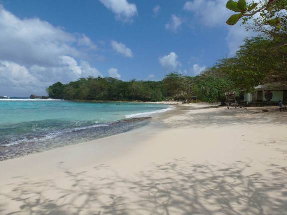A belíssima e tranquila praia de Winnifred, em Port Antonio, no nordeste da Jamaica