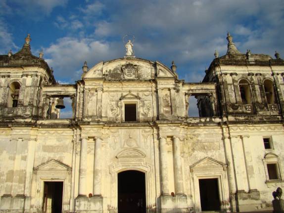 A Catedral de León, a maior da Nicarágua e de toda a América Central A Catedral de León, a maior da Nicarágua e de toda a América Central