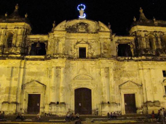 A Catedral de León, norte da Nicarágua, a maior da América Central A Catedral de León, norte da Nicarágua, a maior da América Central