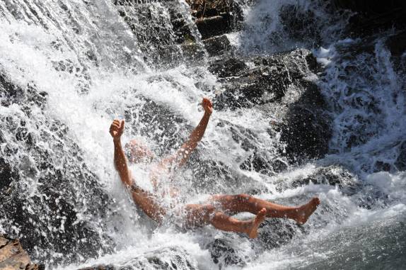 A deliciosa e 'abençoada' cachoeira do Mato Grande, no Parque Nacional Grande Sertão Veredas, no noroeste de MG (região de Chapada Gaúcha) A deliciosa e 'abençoada' cachoeira do Mato Grande, no Parque Nacional Grande Sertão Veredas, no noroeste de MG (região de Chapada Gaúcha)
