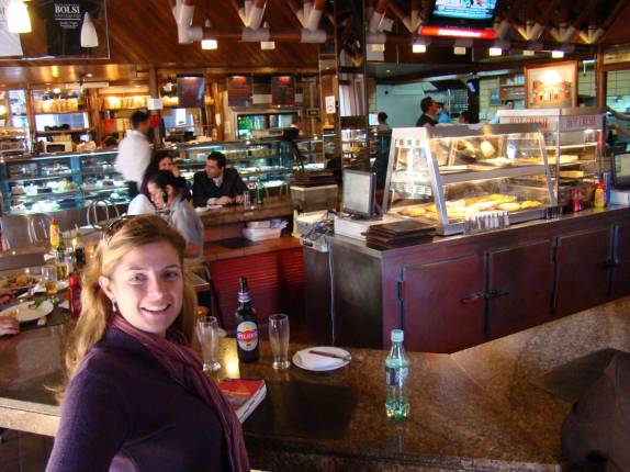 A deliciosa e tradicional confeitaria Bolsi, no centro de Asunción - Paraguai A deliciosa e tradicional confeitaria Bolsi, no centro de Asunción - Paraguai