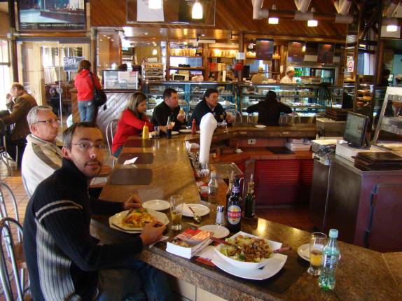 A deliciosa e tradicional confeitaria Bolsi, no centro de Asunción - Paraguai A deliciosa e tradicional confeitaria Bolsi, no centro de Asunción - Paraguai
