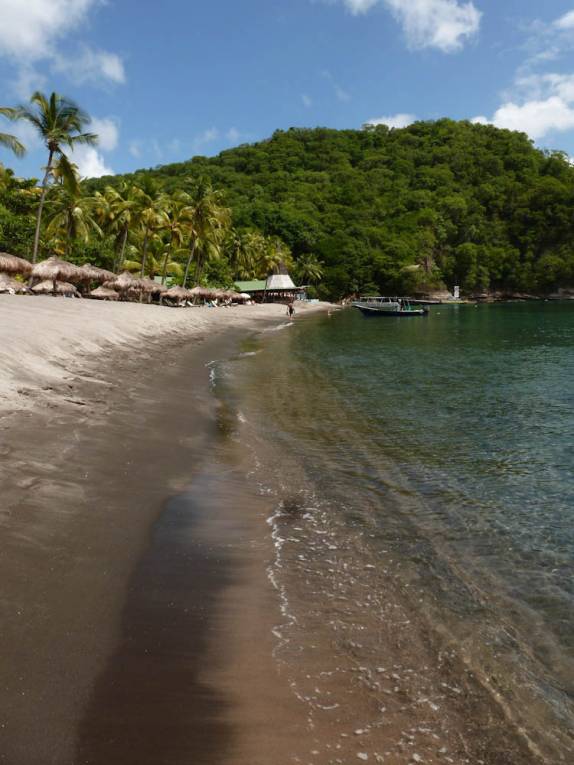 A deliciosa praia de Chastanet, em Soufriere, no sul de Santa Lúcia, no Caribe A deliciosa praia de Chastanet, em Soufriere, no sul de Santa Lúcia, no Caribe