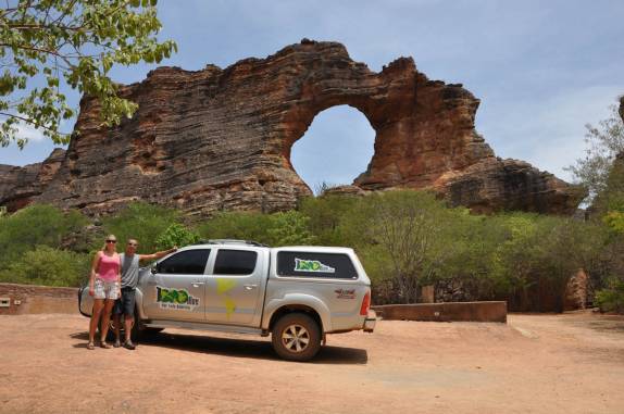 A famosa Pedra Furada, na Serra da Capivara, próximo à São Raimundo Nonato - PI