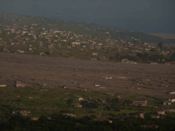 A impactante visão apocalíptica da antiga capital, Plymouth, destruída pelo grande vulcão de Montserrat, no Caribe