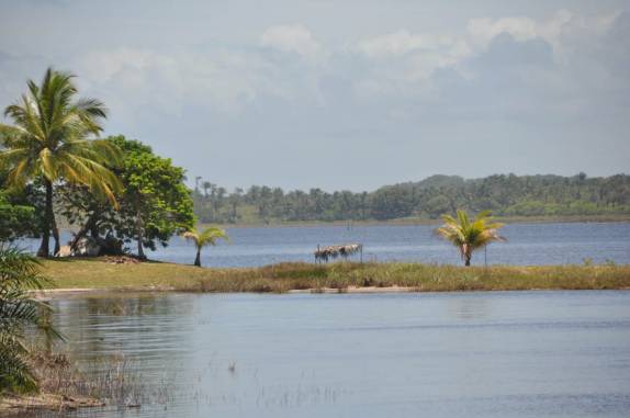 A lagoa Casange, na Península do Maraú - BA