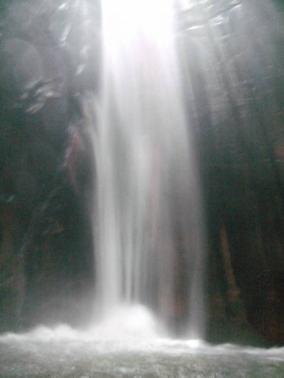 A magnífica Cachoeira da Pedra Caída, ou Santuário, em Carolina, região da Chapada das Mesas - MA