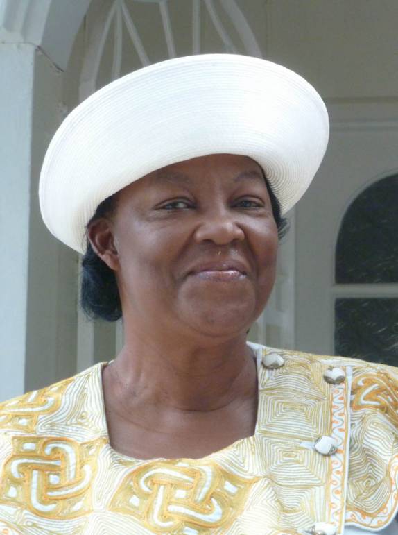 A mui simpática Lidia, dona da nossa Guest House, pronta para ir à missa em Port Antonio, no nordeste da Jamaica