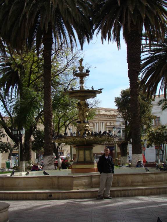 A Plaza de Armas, em Tarija - Bolívia A Plaza de Armas, em Tarija - Bolívia