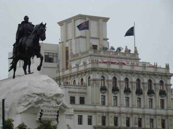 A Plaza San Martin, em Lima, capital do Peru A Plaza San Martin, em Lima, capital do Peru