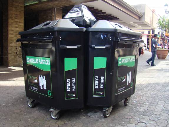 A preocupação com a reciclagem é muito comum na Costa Rica (foto na Av. Central de San José) A preocupação com a reciclagem é muito comum na Costa Rica (foto na Av. Central de San José)