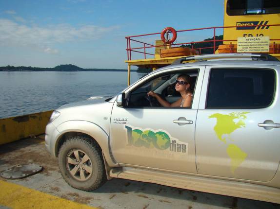 A primeira balsa da Fiona: Cananéia-Ilha Comprida A primeira balsa da Fiona: Cananéia-Ilha Comprida