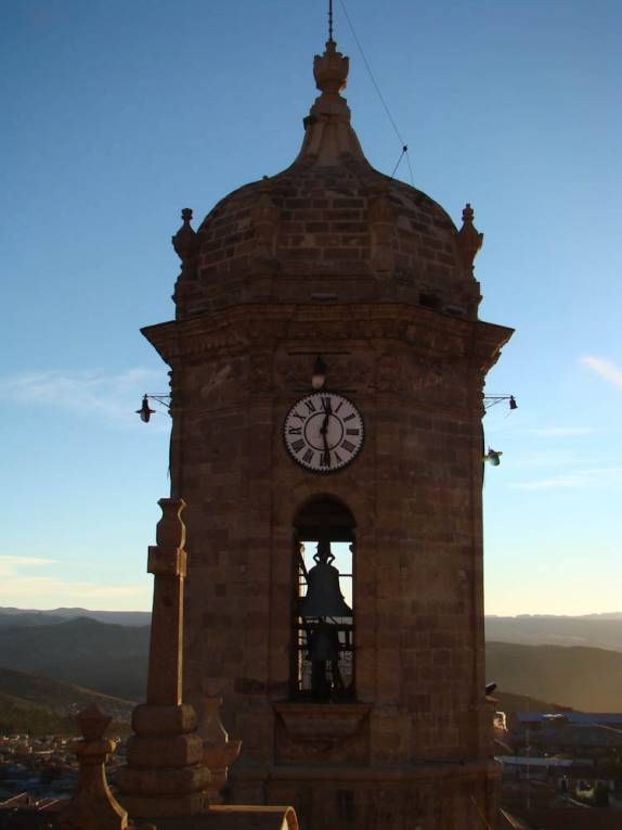 A torre do relógio da CAtedral em Potosí - Bolívia A torre do relógio da CAtedral em Potosí - Bolívia