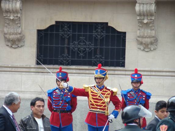A 'Troca da Guarda', na Plaza de Armas, em Lima, capital do Peru
