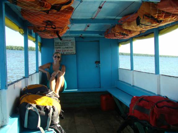 A única passageira da travessia Pontal (SE) - Mangue Seco (BA) A única passageira da travessia Pontal (SE) - Mangue Seco (BA)