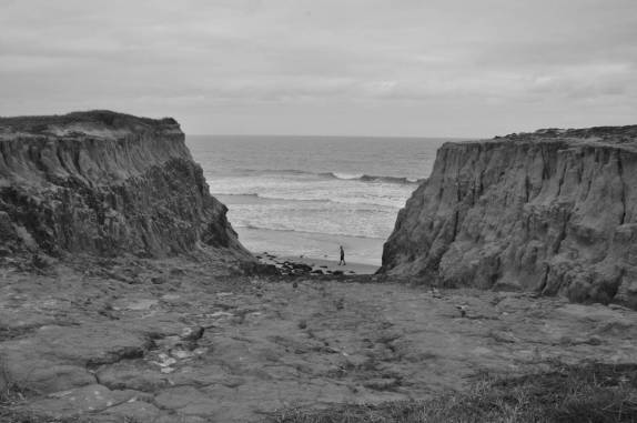 Abertura nas falésias da praia de Costa Dourada, extremo sul da Bahia