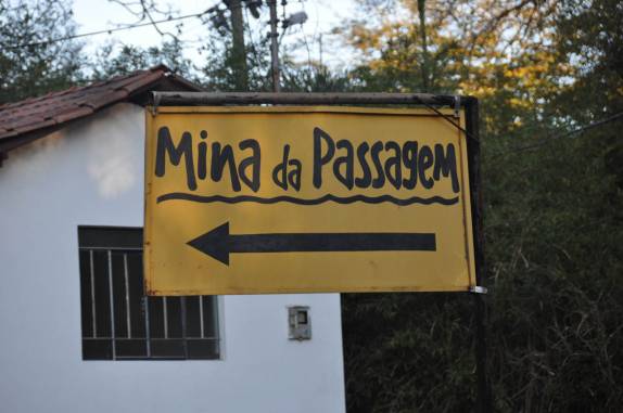 Acesso para a Mina da Passagem em Mariana - MG Acesso para a Mina da Passagem em Mariana - MG