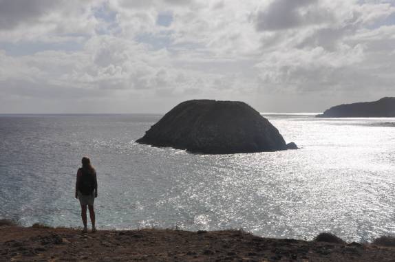 Admirando a paisagem da Praia do Leão em Fernando de Noronha - PE