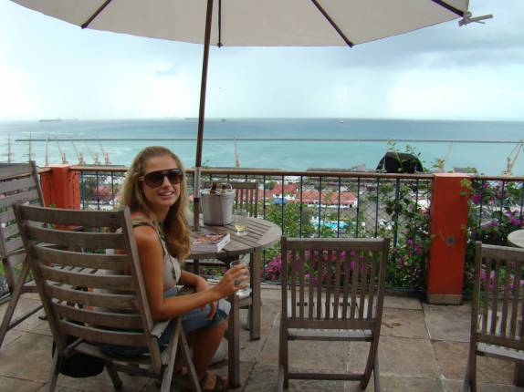 Almoçando em uma das pousadas em Santo Antônio, em Salvador - BA Almoçando em uma das pousadas em Santo Antônio, em Salvador - BA