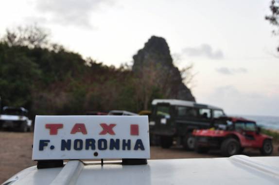 Andando de táxi em Fernando de Noronha - PE Andando de táxi em Fernando de Noronha - PE