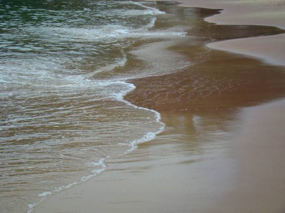 Areias vermelhas da Praia João Fernandes, em Búzios - RJ Areias vermelhas da Praia João Fernandes, em Búzios - RJ