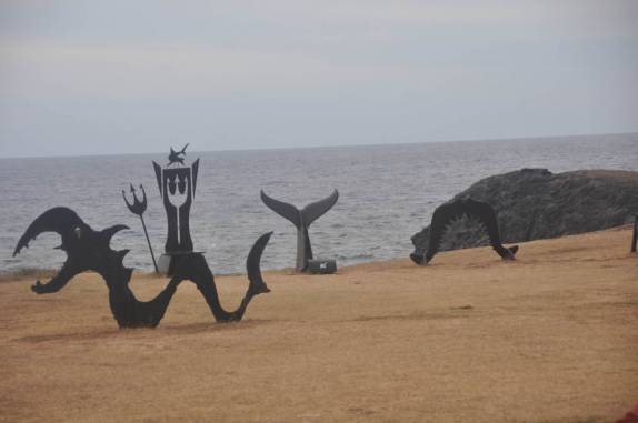 Arte ao ar livre, ao lado do Museu do Tubarão, ao final da Caminhada do Atalaia, em Fernando de Noronha - PE Arte ao ar livre, ao lado do Museu do Tubarão, ao final da Caminhada do Atalaia, em Fernando de Noronha - PE