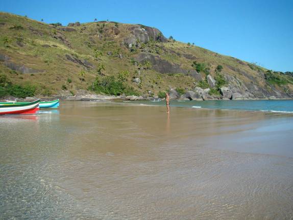 As coloridas canoas da Praia do Bonete em Ilha Bela - SP As coloridas canoas da Praia do Bonete em Ilha Bela - SP