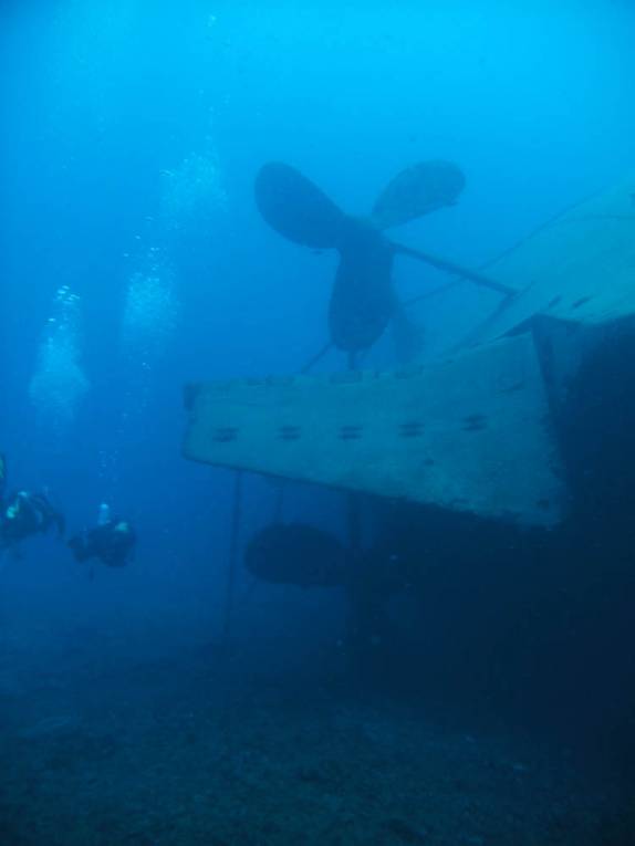 As grandes hélices do naufrágio Charlie Brown, na costa de Statia - Caribe As grandes hélices do naufrágio Charlie Brown, na costa de Statia - Caribe
