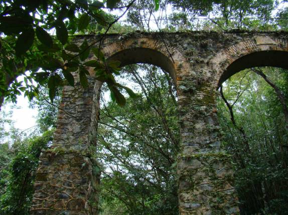 As magnÃficas ruÃnas do Aqueduto da Ilha Grande - RJ As magnÃficas ruÃnas do Aqueduto da Ilha Grande - RJ