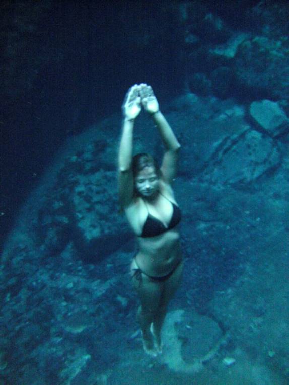 As águas incrivelmente transparentes do Encanto Azul, na Chapada das Mesas, região de Riachão - MA As águas incrivelmente transparentes do Encanto Azul, na Chapada das Mesas, região de Riachão - MA