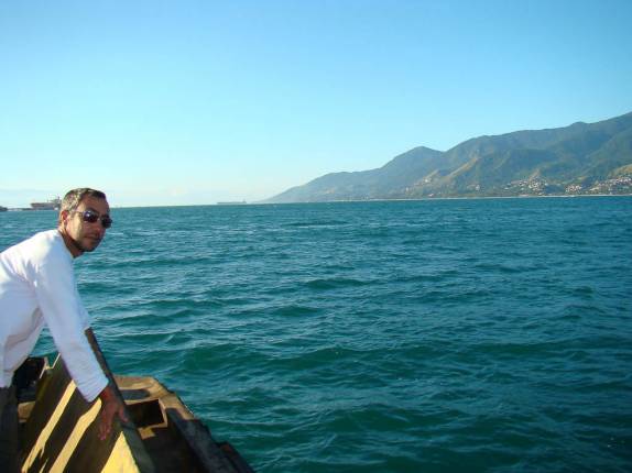 Atravessando de balsa para Ilha Bela - SP Atravessando de balsa para Ilha Bela - SP