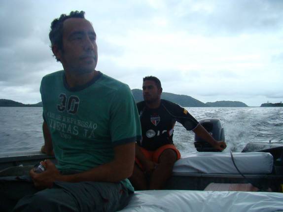 Atravessando de voadeira, da Ilha do Mel para Superagui