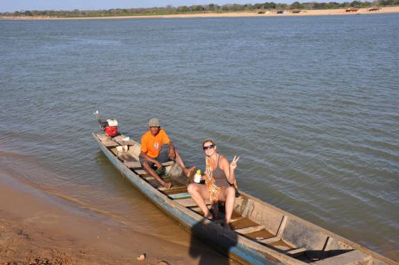 Atravessando o Rio São Francisco de voadeira em Januária - MG